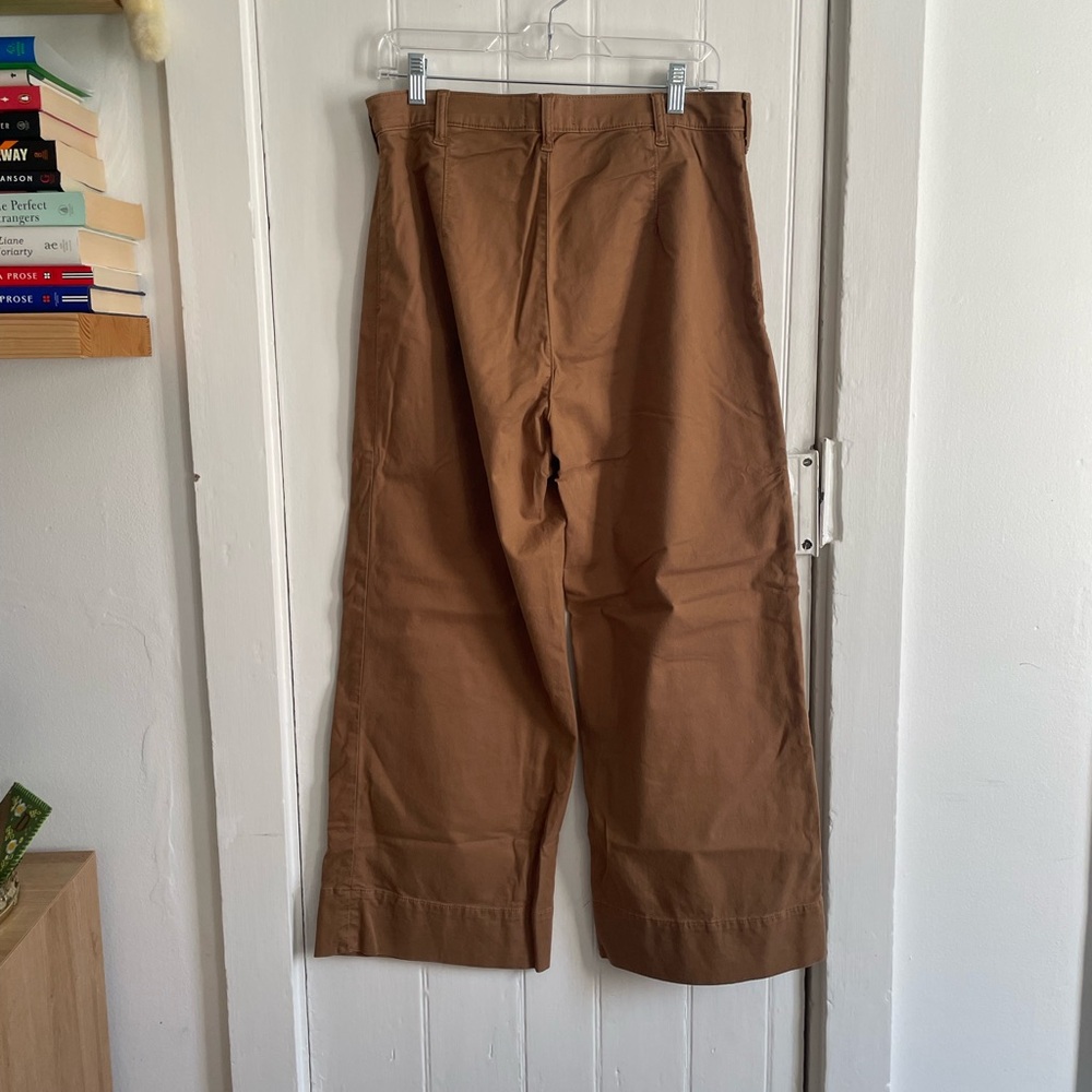 Abercrombie & Fitch Ultra High Rise Crop Wide Leg Chinos - Picture 4 of 5